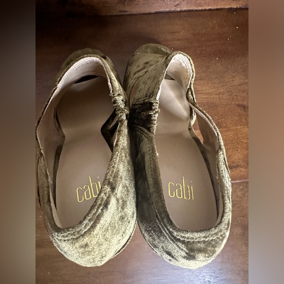 Cabi NWT Olive Green Velvet Block Heels SIZE 9 - Picture 6 of 14